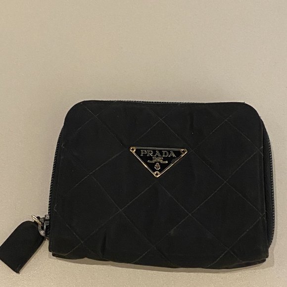 Vintage Quilted Nylon Prada Wallet - Picture 3 of 11